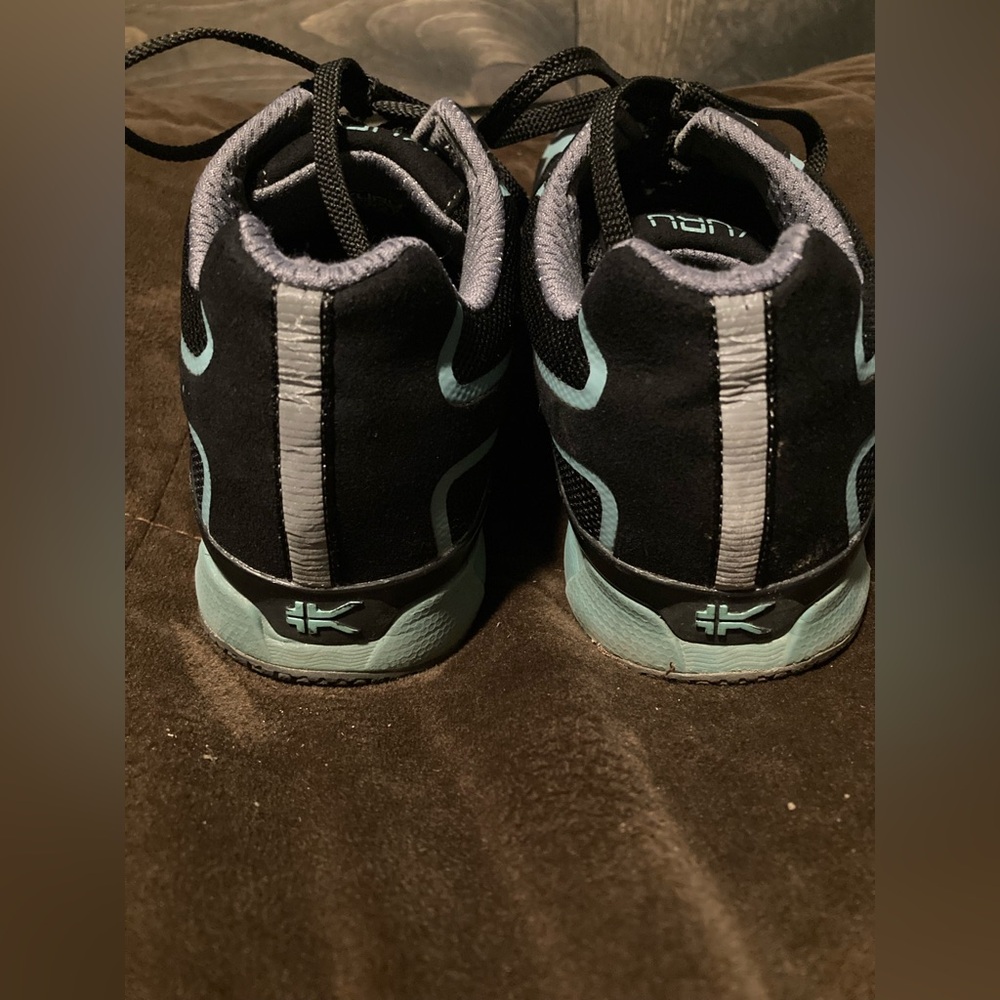 Kuru brand, size 9, blue and black, women’s athletic shoes - Picture 9 of 10